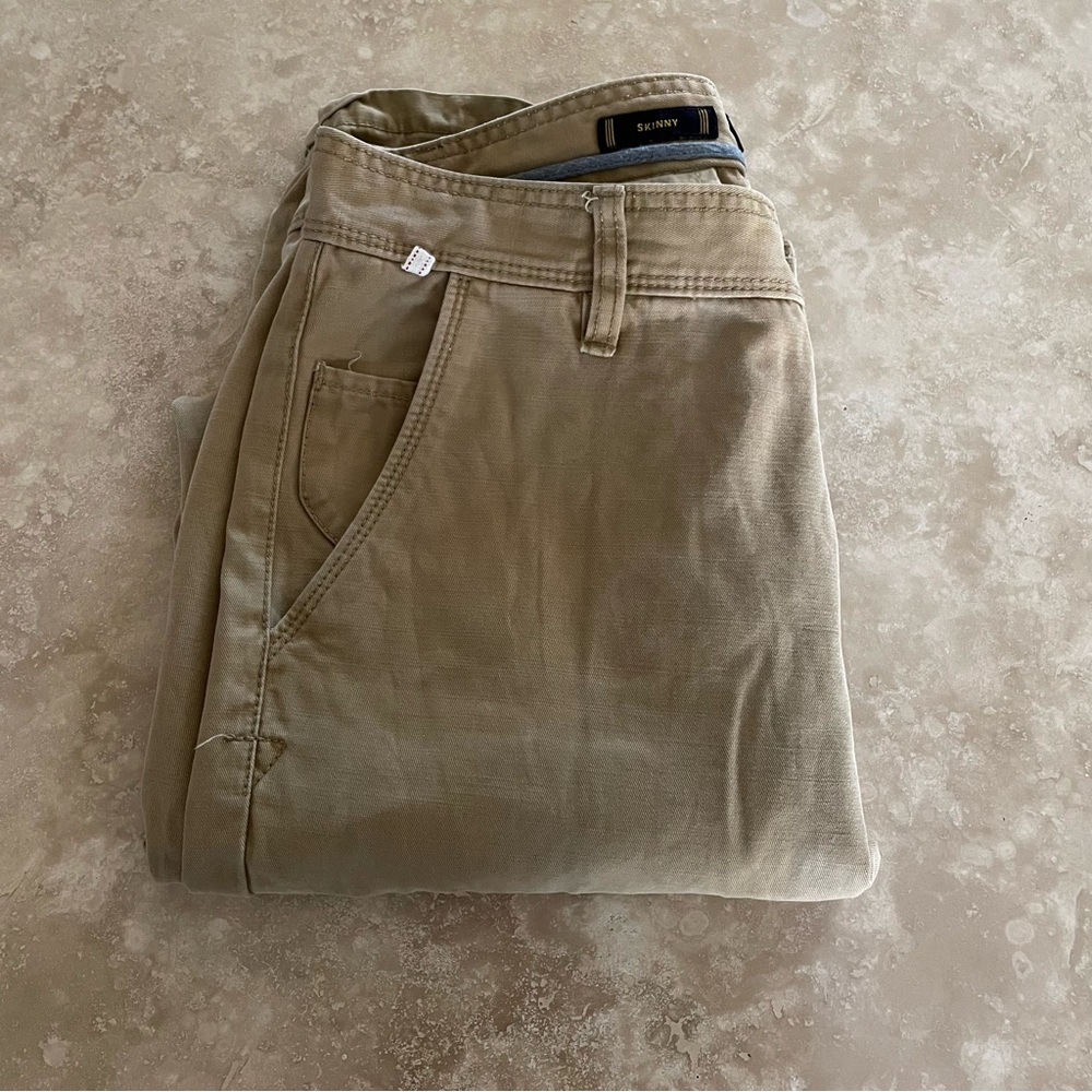 Skinny Relaxed Khaki pants